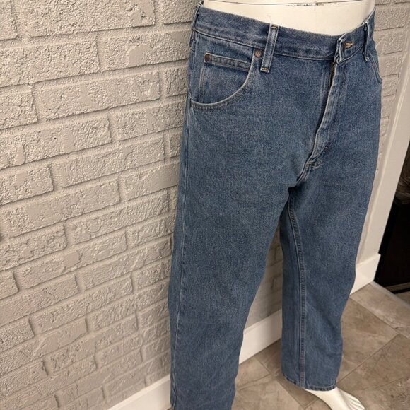 Wrangler Men’s Regular Fit Straight Leg Medium Wash Denim Jeans Size 36 x 30 - Picture 3 of 7